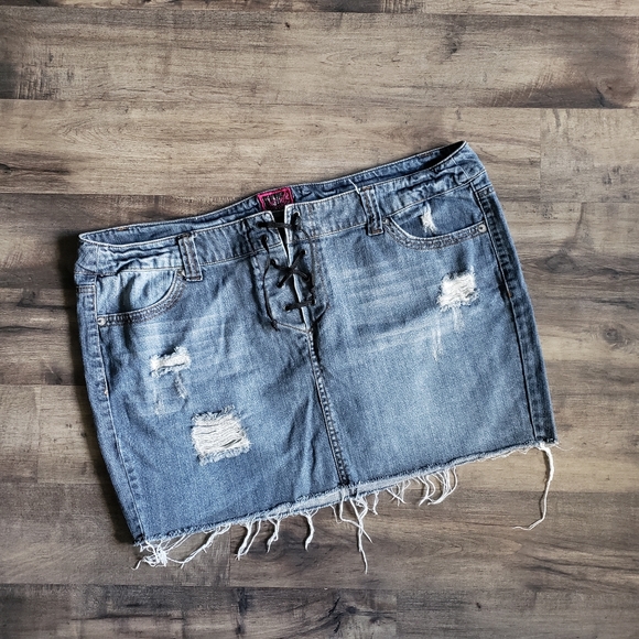 torrid Dresses & Skirts - Torrid Denim Distressed Skirt